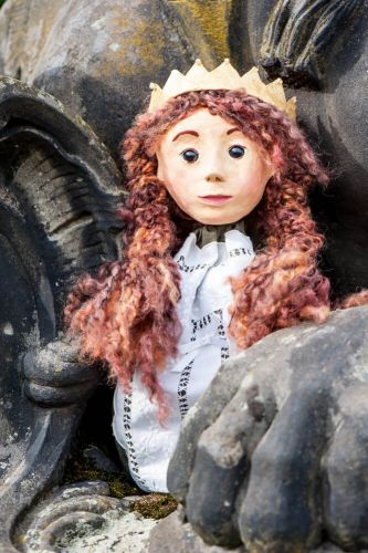 Galerie-Claudia_Puppen_Schlossgarten093-35